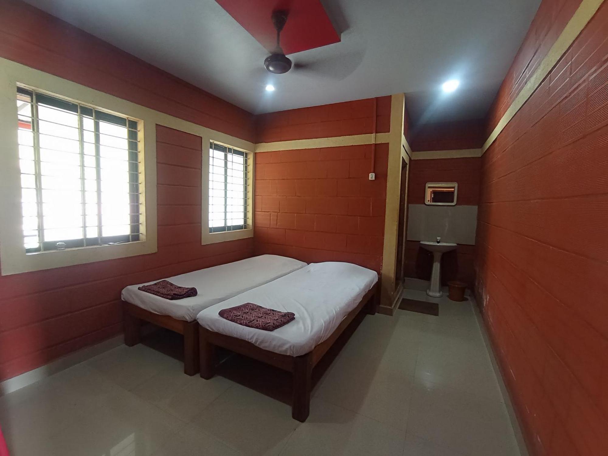 Prabhu Homestay Mavalli Exterior photo